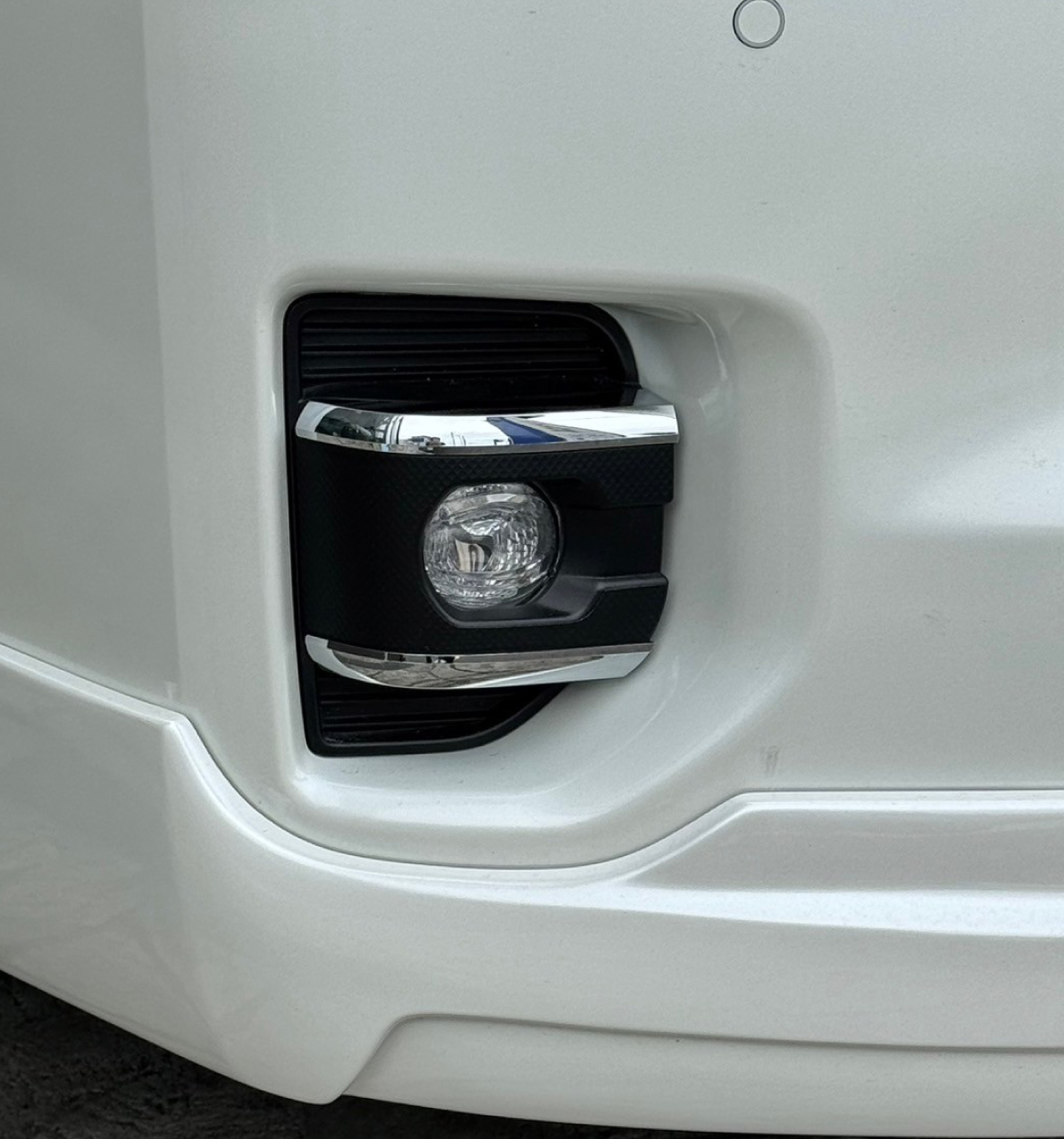 クロームベゼルフォグランプカバー