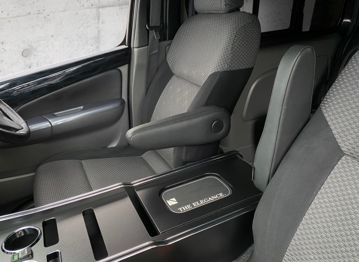 キャラバン フロントシートアームレスト 無段階タイプ