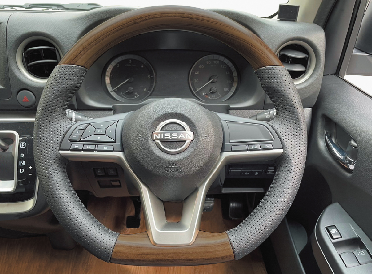 キャラバン ステアリング