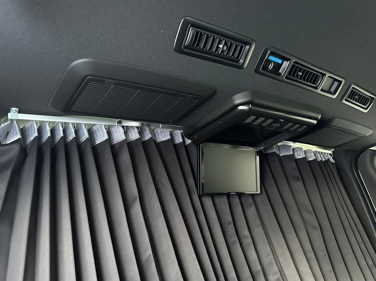 フリップダウンモニター用カーテンレール